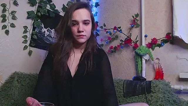 Snapshot of Tiny_Witch chatting on March 2025 10:53:01 PM Tiny Witch online show from March 2025 10:53:01 PM