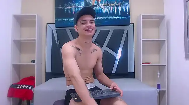 mailo bronw online show from February 2025 07:38:02 PM