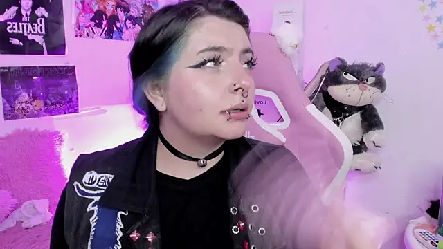 Sachi Meow online show from December 2025 07:05:02 PM