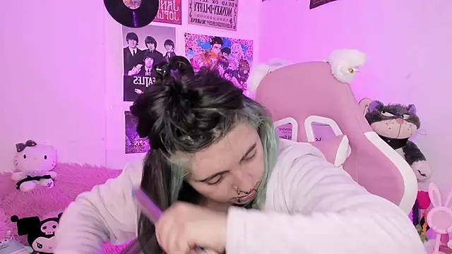 Sachi Meow online show from December 2025 05:39:02 PM