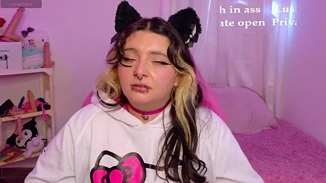 Snapshot of Sachi_Meow chatting on May 2026 07:12:01 PM Sachi Meow online show from May 2026 07:12:01 PM