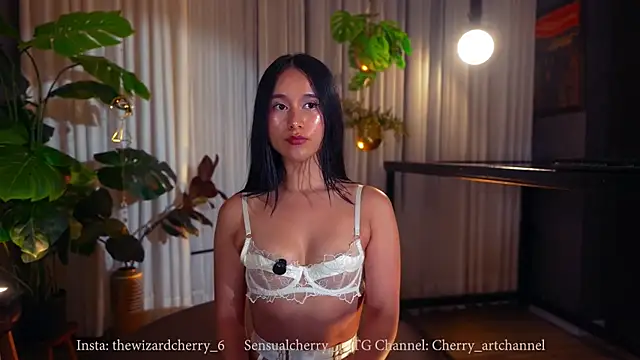 Miss beee online show from January 2026 11:33:02 PM