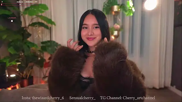 Snapshot of Miss_beee chatting on November 2025 12:55:01 AM Miss beee online show from November 2025 12:55:01 AM