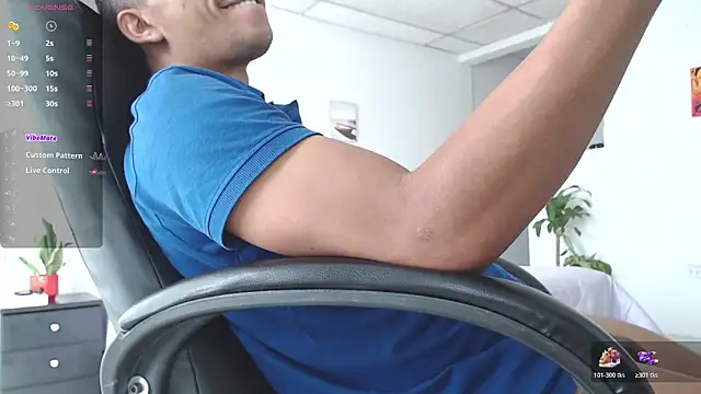 Aaronblack1  online show from April 2026 02:53:01 PM