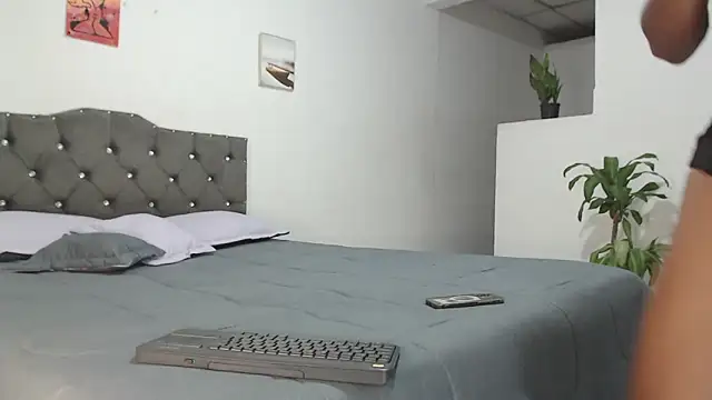 Aaronblack1  online show from March 2026 03:14:01 AM