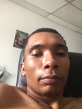 Aaronblack1  online show from April 2026 06:25:02 PM