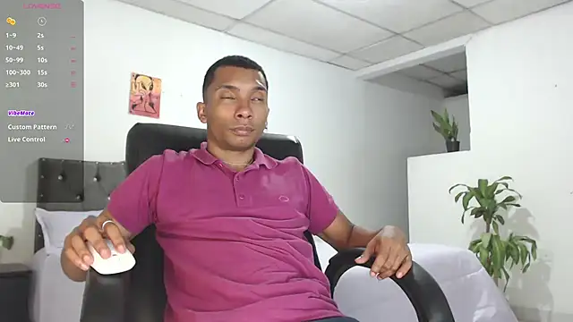 Aaronblack1  online show from February 2026 05:18:01 AM