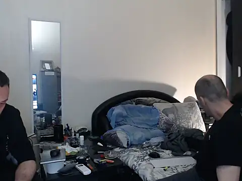 Terizizz online show from April 2026 07:58:02 PM