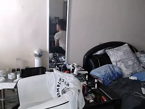 Terizizz online show from April 2026 02:01:05 PM