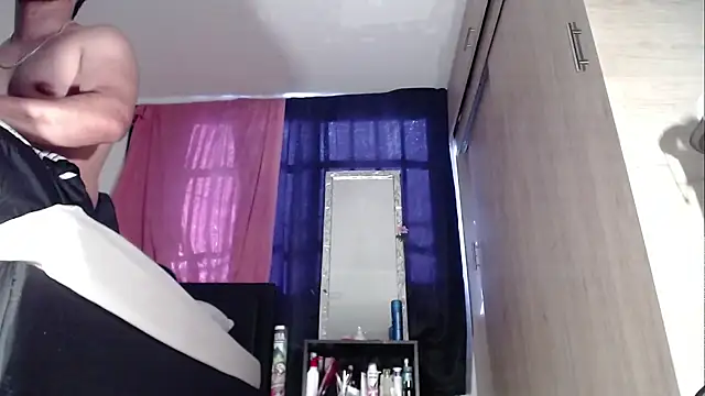 Tommhot online show from September 2025 08:19:01 PM