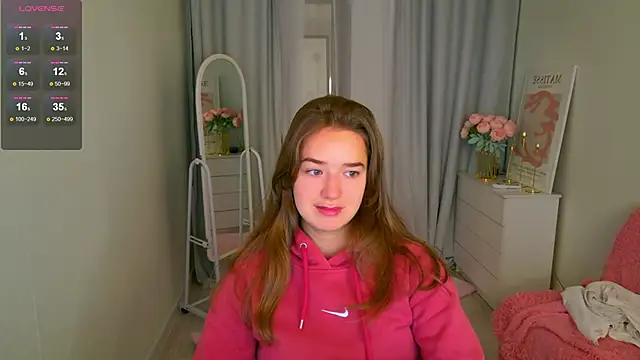 LovelyJessie online show from November 2025 01:44:01 PM