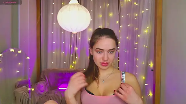 Snapshot of LovelyJessie chatting on January 2025 01:52:02 PM LovelyJessie online show from January 2025 01:52:02 PM
