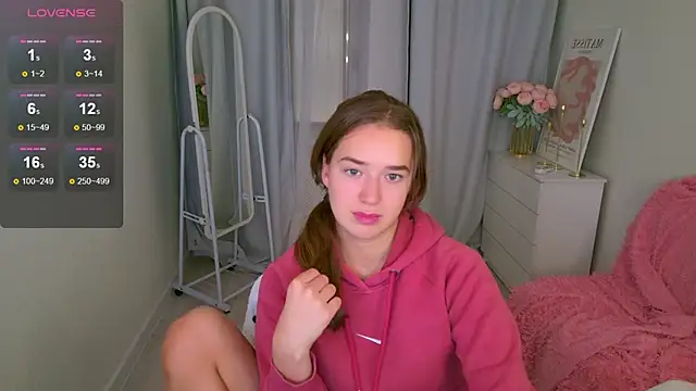 LovelyJessie online show from November 2025 02:42:01 PM