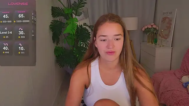 Snapshot of LovelyJessie chatting on August 2026 01:38:01 PM LovelyJessie online show from August 2026 01:38:01 PM