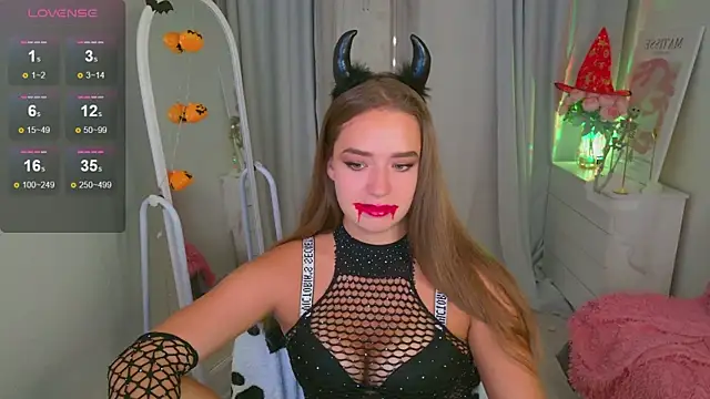 LovelyJessie online show from October 2025 01:41:01 PM