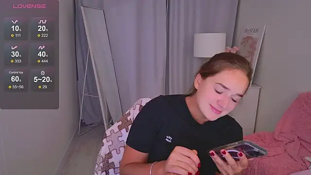 LovelyJessie online show from April 2026 01:48:01 PM