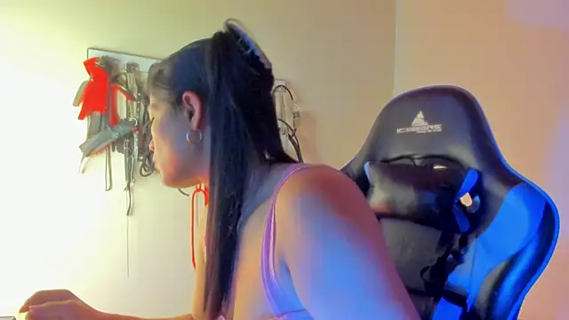 scarlet-kennedy98 online show from April 2026 08:56:01 PM