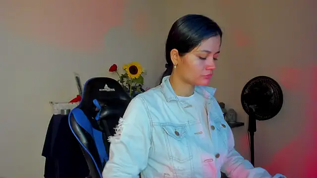 scarlet-kennedy98 online show from February 2026 06:17:01 PM