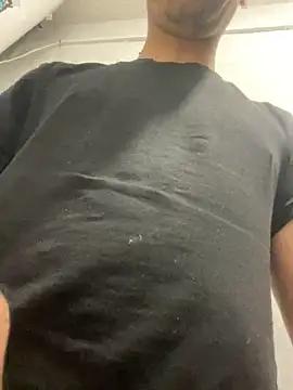 Snapshot of vanho29 chatting on October 2025 02:48:02 AM vanho29 online show from October 2025 02:48:02 AM