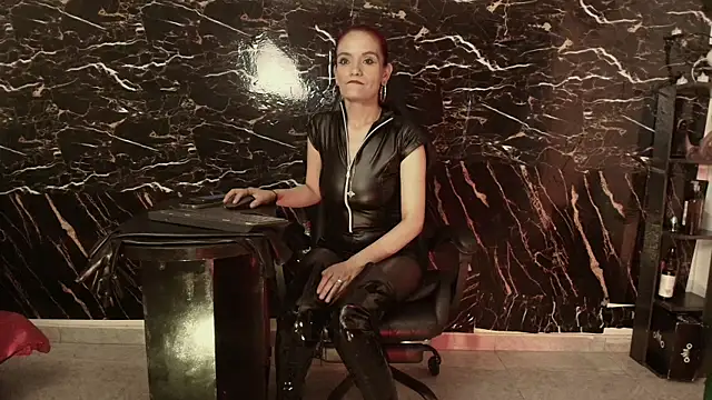 Snapshot of Julieta_Wall_ chatting on September 2025 10:32:02 PM Julieta Wall  online show from September 2025 10:32:02 PM