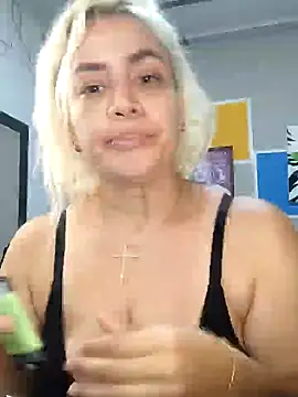 Snapshot of LuCKy_JoK chatting on February 2025 01:22:02 PM LuCKy JoK online show from February 2025 01:22:02 PM