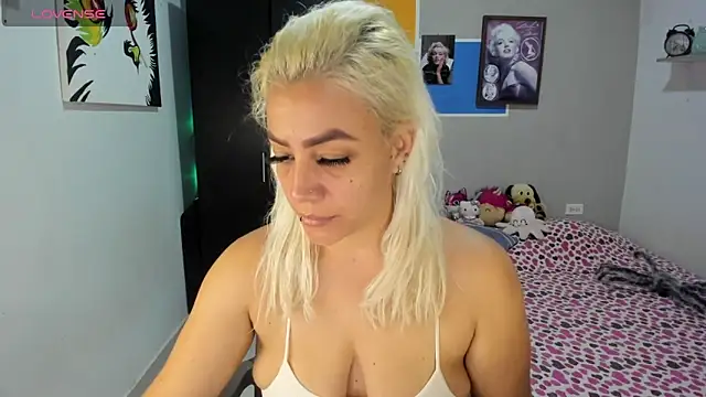 Snapshot of LuCKy_JoK chatting on October 2025 12:47:02 PM LuCKy JoK online show from October 2025 12:47:02 PM