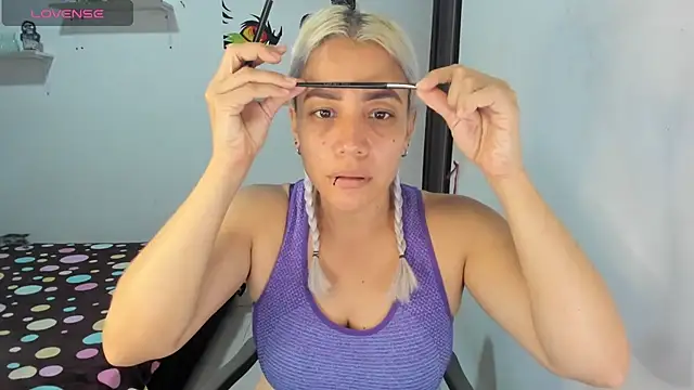 Snapshot of LuCKy_JoK chatting on November 2025 12:52:02 PM LuCKy JoK online show from November 2025 12:52:02 PM