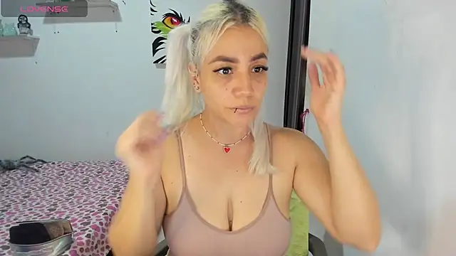 Snapshot of LuCKy_JoK chatting on November 2025 09:04:01 PM LuCKy JoK online show from November 2025 09:04:01 PM