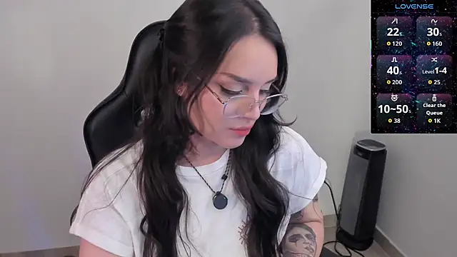 anaveleeez online show from August 2026 11:13:01 PM