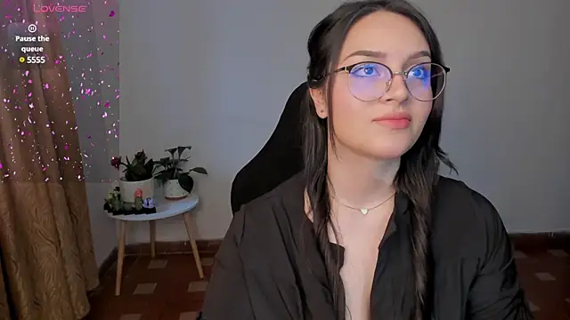 anaveleeez online show from December 2024 03:09:02 PM