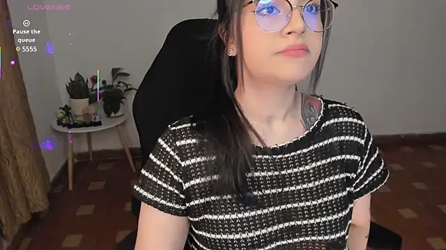 anaveleeez online show from March 2025 01:37:01 AM