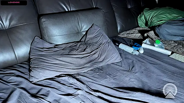 ericeric507 online show from November 2025 04:32:02 PM