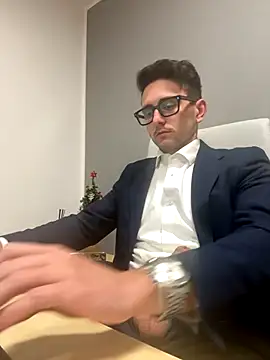 masterboss  online show from December 2024 08:01:01 PM