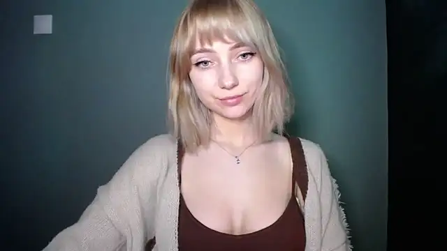 LuciaYoung online show from March 2026 07:21:01 PM