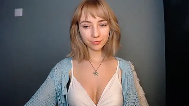 LuciaYoung online show from February 2026 07:38:02 AM