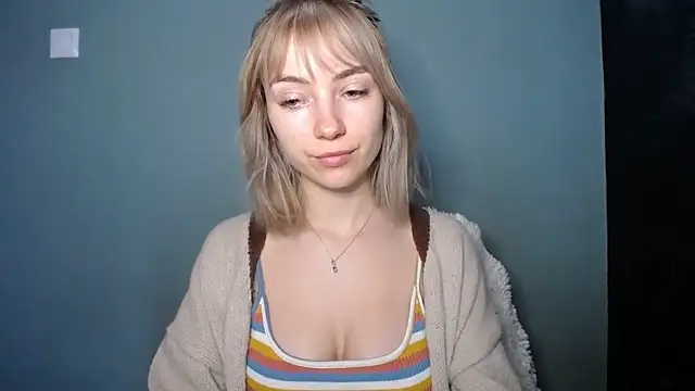 LuciaYoung online show from February 2026 01:46:02 PM