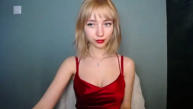 LuciaYoung online show from March 2026 07:44:01 AM