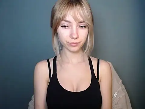 LuciaYoung online show from February 2026 07:39:01 AM