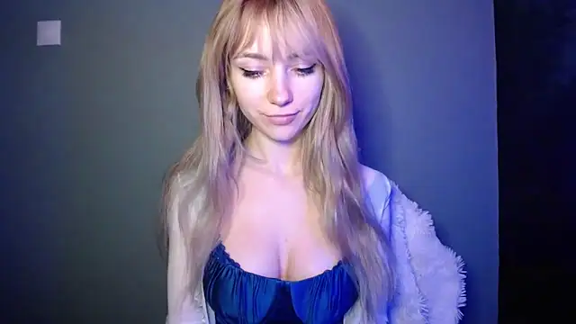 LuciaYoung online show from January 2026 07:34:01 PM