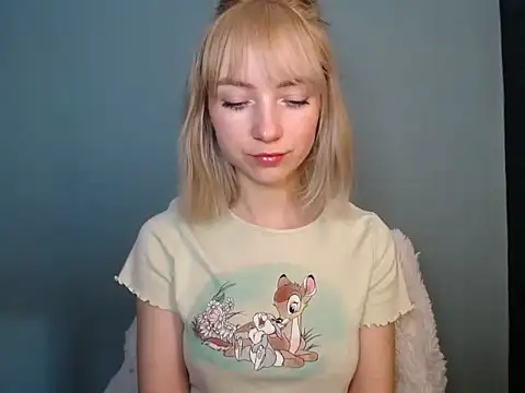 LuciaYoung online show from March 2026 07:34:01 AM