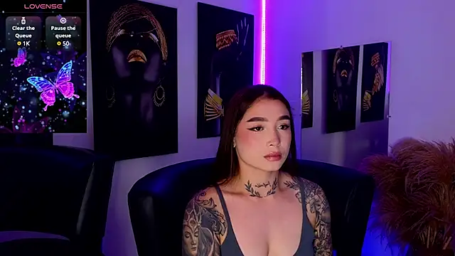  brenna hanson online show from November 2025 07:03:01 PM