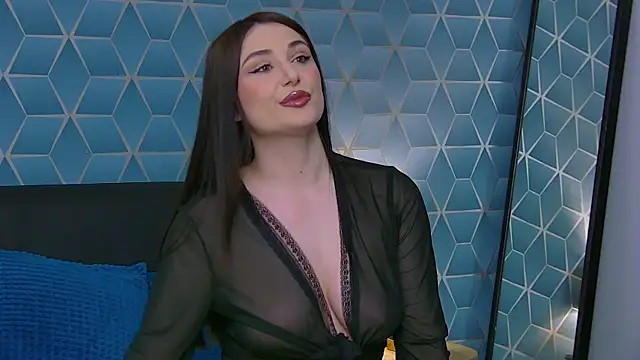 Snapshot of KassieWeins chatting on June 2026 06:53:02 PM KassieWeins online show from June 2026 06:53:02 PM