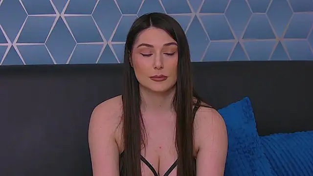 KassieWeins online show from April 2026 05:17:01 PM