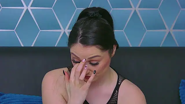 KassieWeins online show from December 2025 07:52:02 PM