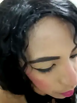 Issa Km  online show from April 2026 10:21:02 PM