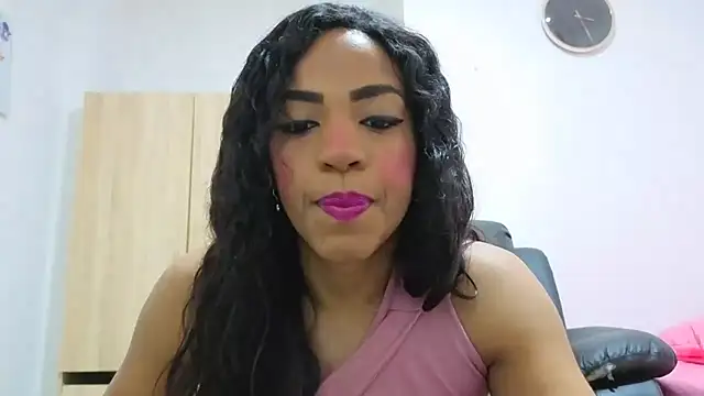 Issa Km  online show from March 2026 12:05:01 AM