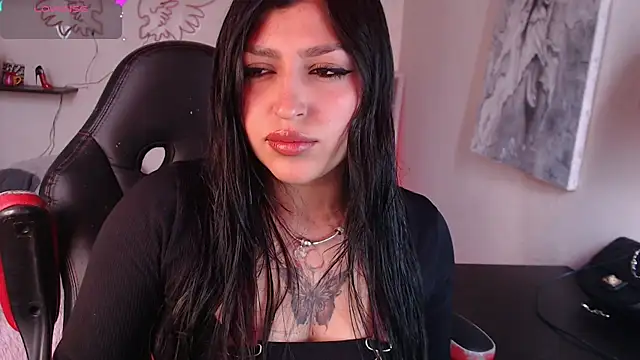 Snapshot of MissDennise chatting on October 2025 04:52:01 PM MissDennise online show from October 2025 04:52:01 PM