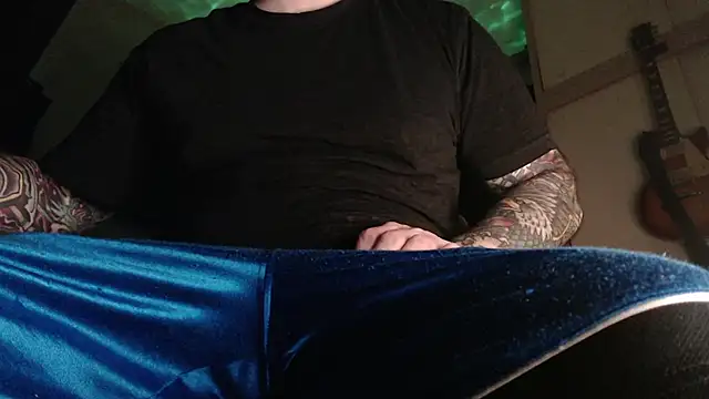 zedizded77 online show from October 2025 12:20:01 AM