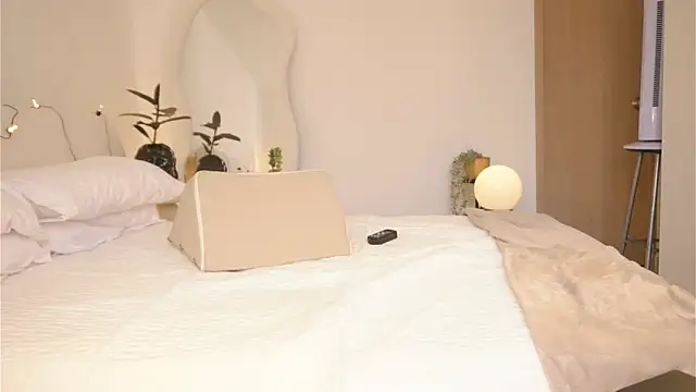 Ms Sammy online show from March 2026 01:33:02 PM