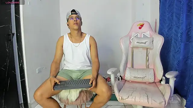 Latinos couples online show from May 2026 04:04:01 AM